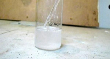 Je možné dát víno do hliníkové nádoby a jakou nádobu je lepší použít